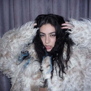 Muerte al 'clean look': la estética de chica impoluta llega a su fin para celebrar el 'grunge chic'