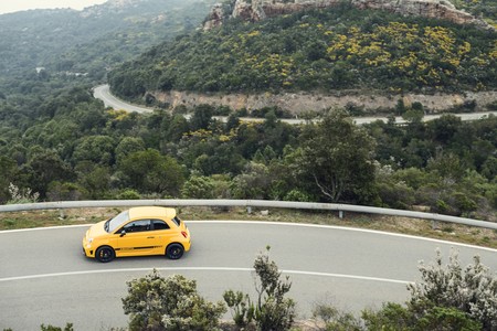 Abarth 595 Cometizione 000