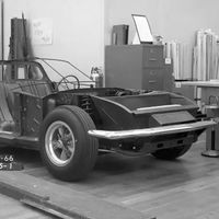 En Ford no tienen idea de dónde salió este Mustang de motor central, y piden ayuda al público para identificarlo