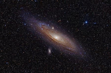 Si el universo se expande ¿por qué hay colisiones entre galaxias?