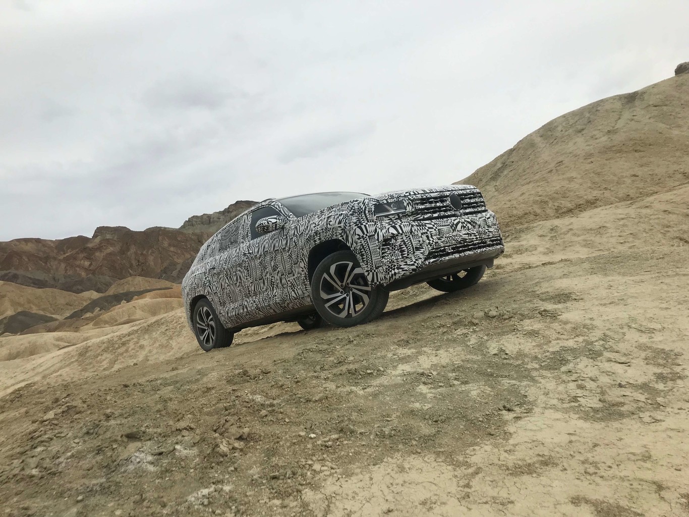Probamos el Volkswagen Atlas Cross Sport en temperatura extrema con todo y camuflaje