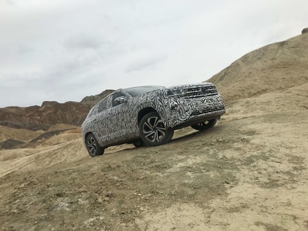 Probamos el Volkswagen Atlas Cross Sport en temperatura extrema con todo y camuflaje