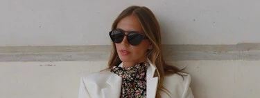 H&M vende los vestidos estampados pura tendencia: holgados, cómodos y perfectos para llevar con sandalias y cuñas 