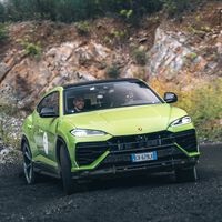 Lamborghini se asusta y retrasa el Urus eléctrico hasta más allá de 2035. De momento solo se atreve con los híbridos "porque es lo que los clientes quieren"