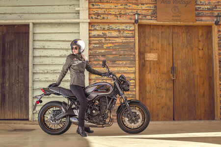 La Kawasaki Z650 RS ya tiene precio: la naked retro para el carnet A2 cuesta 8.399 euros, 900 euros más que la Z650