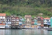 Un barco-museo anclado en el puerto de Pasaia 