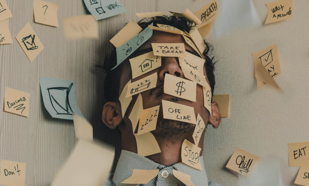 Uno de los mayores errores que estamos cometiendo como sociedad es asumir que vivir cansados es algo normal