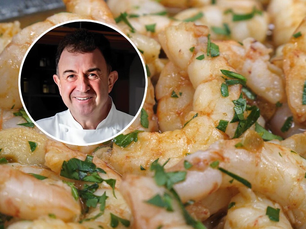 El truco infalible del chef Martín Berasategui para hacer unas gambas al ajillo de profesional 