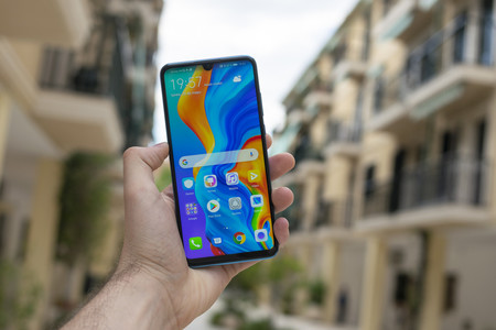 La alternativa a Xiaomi rebajadísima hoy: Huawei P30 Lite en oferta por 179 euros con este cupón de descuento