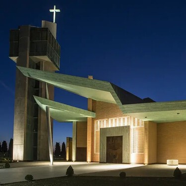 La iluminación y las formas geométricas, grandes protagonistas de la arquitectura religiosa del siglo XXI. Y el mejor ejemplo es esta iglesia de Bolonia
