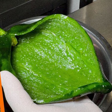 El secreto de un chef para reducir el picor del chile poblano y preparar Chiles en Nogada como un experto