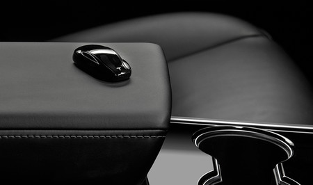 La nueva llave del Tesla Model 3 ya abre el coche con sólo acercarse... pero es cara y por ahora está agotada