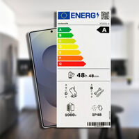 Llevamos décadas confiando en la etiqueta energética de los electrodomésticos: desde hoy deben llevarla los móviles, y con novedades 