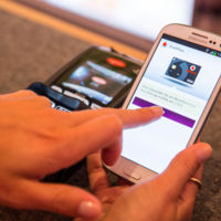 Pago con el móvil en el comercio tradicional, todavía sigues siendo rara avis
