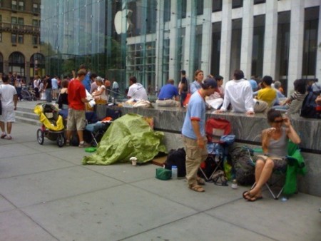 Imagen de la semana: Ya hay colas esperando al iPhone 3G