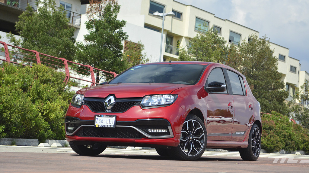 Renault Sandero R.S. 2020, a prueba: más seguridad para un hatch sabor old-school (+ video)