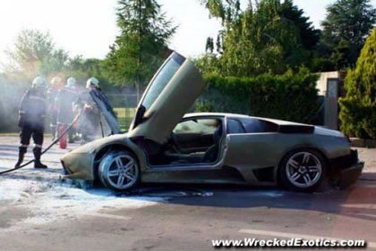 Wrecked Lamborghini Murciélago LP640