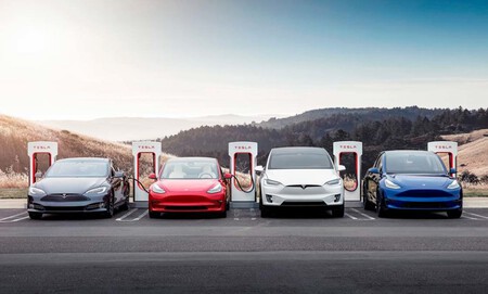 Tesla Cargando