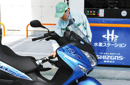 ¡Adiós hidrogeneras! Esta pasta promete ser el combustible de las motos eléctricas con pila de hidrógeno