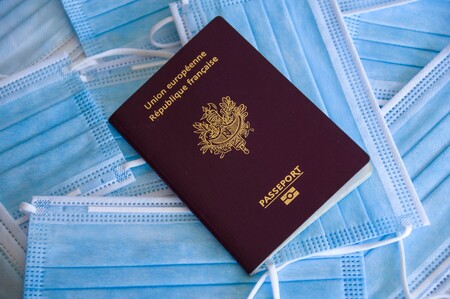 Así es el pasaporte sanitario que plantea la UE: un código de barras con información sobre vacunas, test y superación de la covid