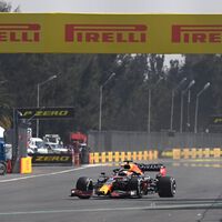 Max Verstappen mete miedo en México: domina a los Mercedes con medio segundo de ventaja en los libres
