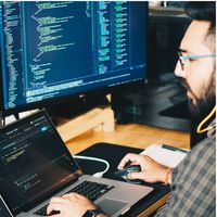 Los desarrolladores con más experiencia esperaban mejorar su productividad con IA. Un estudio mostró justo lo contrario
