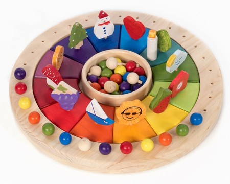 Cómo explicar a los niños el paso del tiempo utilizando un calendario de inspiración Montessori