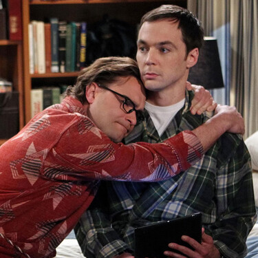Que Significa Que Una Persona No Quiera Abrazar O Ser Abrazada Segun La Psicologia La Respuesta Esta En Los 3 Golpes A La Puerta De The Big Bang Theory