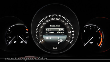 Mercedes-Benz E 220 CDI ordenador
