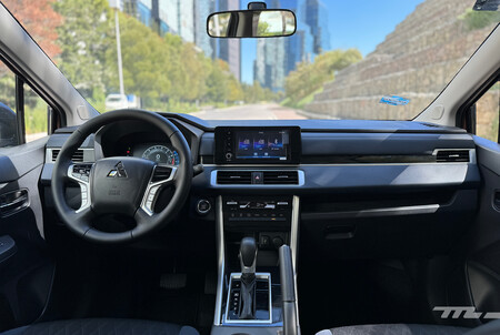 Mitsubishi Xpander 4