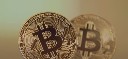 El bitcoin supera los 7.000 dólares, a menos de un mes de haber alcanzado los 5.000