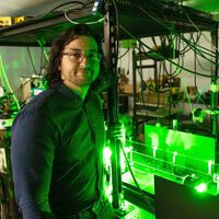 Ingenieros de la Universidad de Virginia descubren una manera de evitar que celulares y dispositivos electrónicos se sobrecalienten 