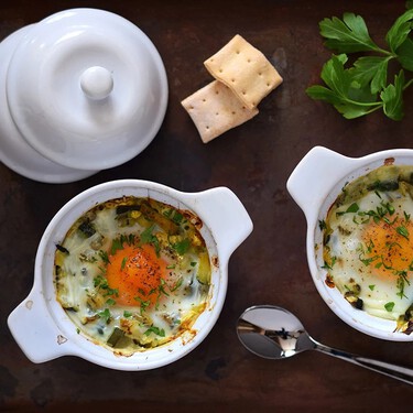 La receta proteica con calabacín y huevo que sirve para comer, cenar e incluso desayunar (y  para pasar de las tortillas)