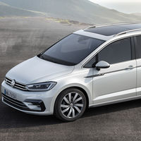 Volkswagen llama a revisión 700.000 Touran y Tiguan por riesgo de incendio en el techo