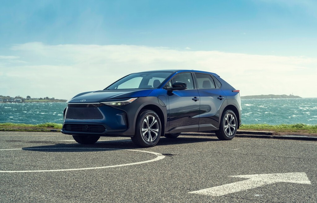 Toyota se enroca: prefiere pagar a sus rivales antes que 