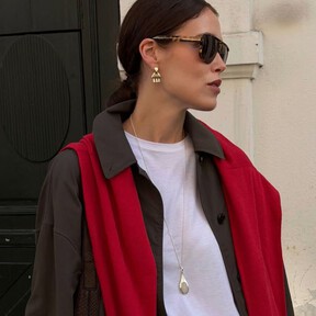 Llegan hoy a Zara Kids y arrasan en tallas adultas: los zapatos planos que las mujeres con estilo llevan con pantalones de vestir y barrel 