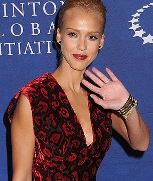¿Por qué está tan fea Jessica Alba?