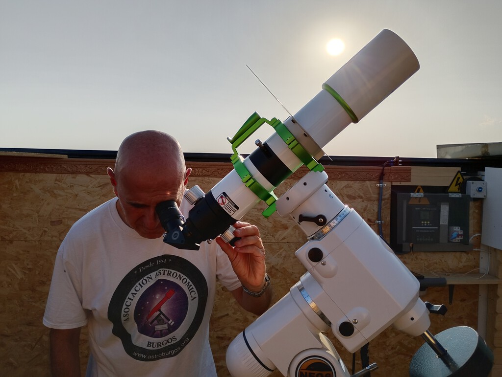 "He llorado": 48 horas en Burgos viendo el eclipse junto a un grupo de cazadores, astrofotógrafos y apasionados de la astronomía