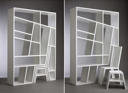 Esconde una silla en una estantería