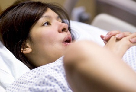 En un hospital del Reino Unido dejaron de indicarles a las mujeres cuándo deben pujar en el parto y los resultados son asombrosos