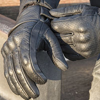 Llega el verano: hora de buscar guantes ventilados, con estilo y a precio razonable como los VQuattro Aston