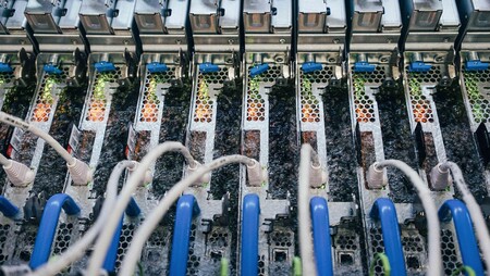 Servidores en líquido hirviendo: esta es la idea de Microsoft para evitar el calentamiento en sus equipos