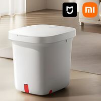 De entrada parece una papelera Xiaomi, pero no lo es, se llena de agua y está dirigida a la parte del cuerpo que más sufre cada día