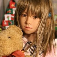 Una empresa fabrica muñecas sexuales con apariencia infantil para "evitar que los pedófilos abusen de niñas reales"