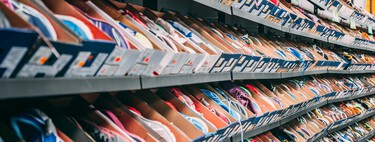 México no quiere que la gente importe zapatos y tenis de China, exigirá pago de impuestos de hasta el 25%