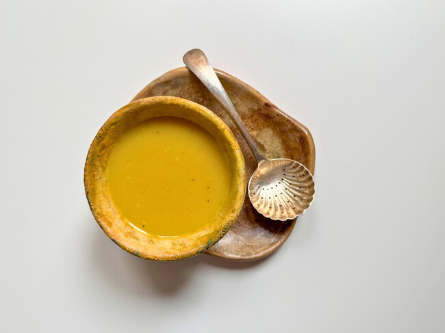 Salsa de mostaza y miel, la receta de cuatro ingredientes que transforma cualquier plato