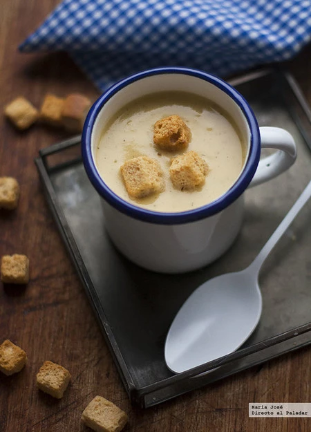 Sopa griega de garbanzos: receta con y sin Thermomix para comer legumbre y disfrutar de la experiencia
