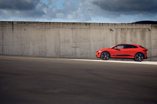 Escasez, vida útil, autonomía... Estos son los retos a los que se enfrenta la batería del coche eléctrico del futuro
