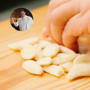 El truco de Martín Berasategui con el ajo en el sofrito para que sea siempre perfecto: “Que no coja color nunca" 