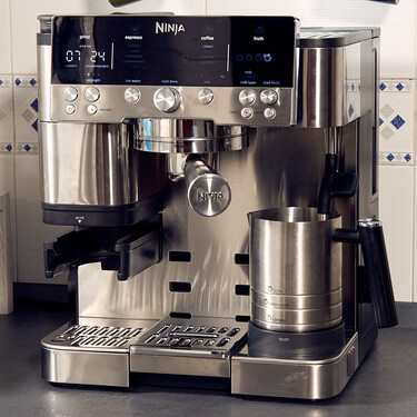 Analisis Ninja Luxe Cafe